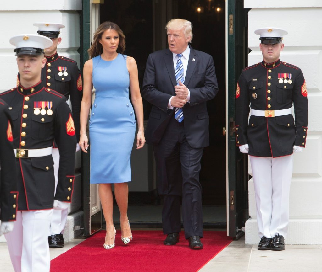 Is Melania pregnant?? These photos might prove it... Woman
