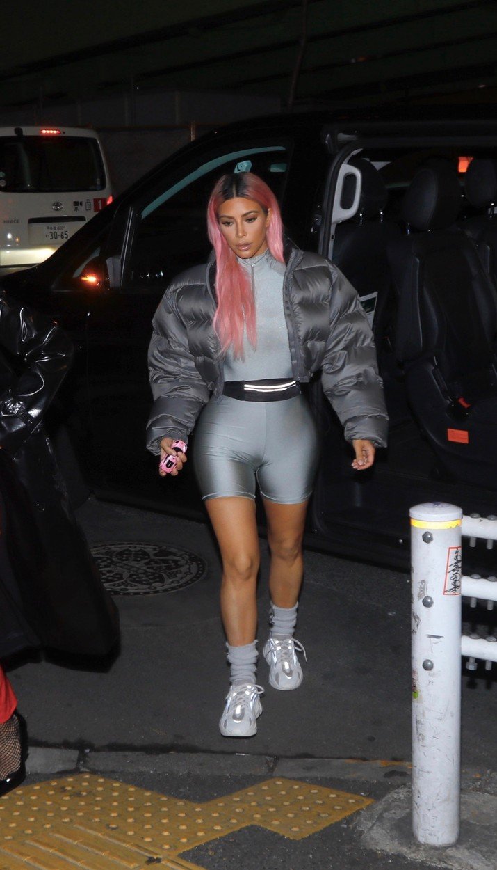 Kim Kardashian Tokyo look is INSANE!